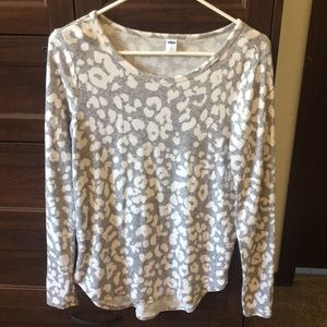 Grey and white leopard long sleeve